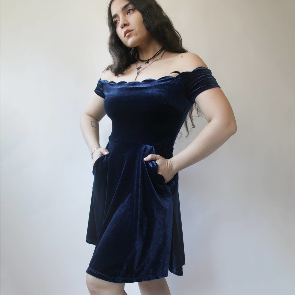 OFF SHOULDER MINI VELVET DRESS